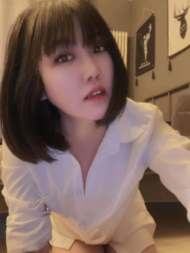 草场坡附近 短发御姐